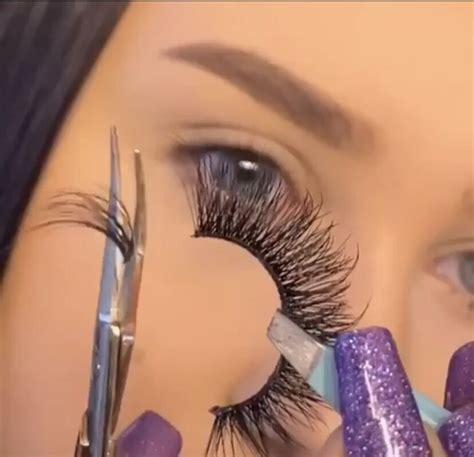 The Perfect Fit: Choosing the Right Black Magic Lash Glue for Your Eyelashes